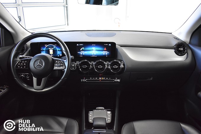 MERCEDES-BENZ GLA 180 Automatic Business Extra